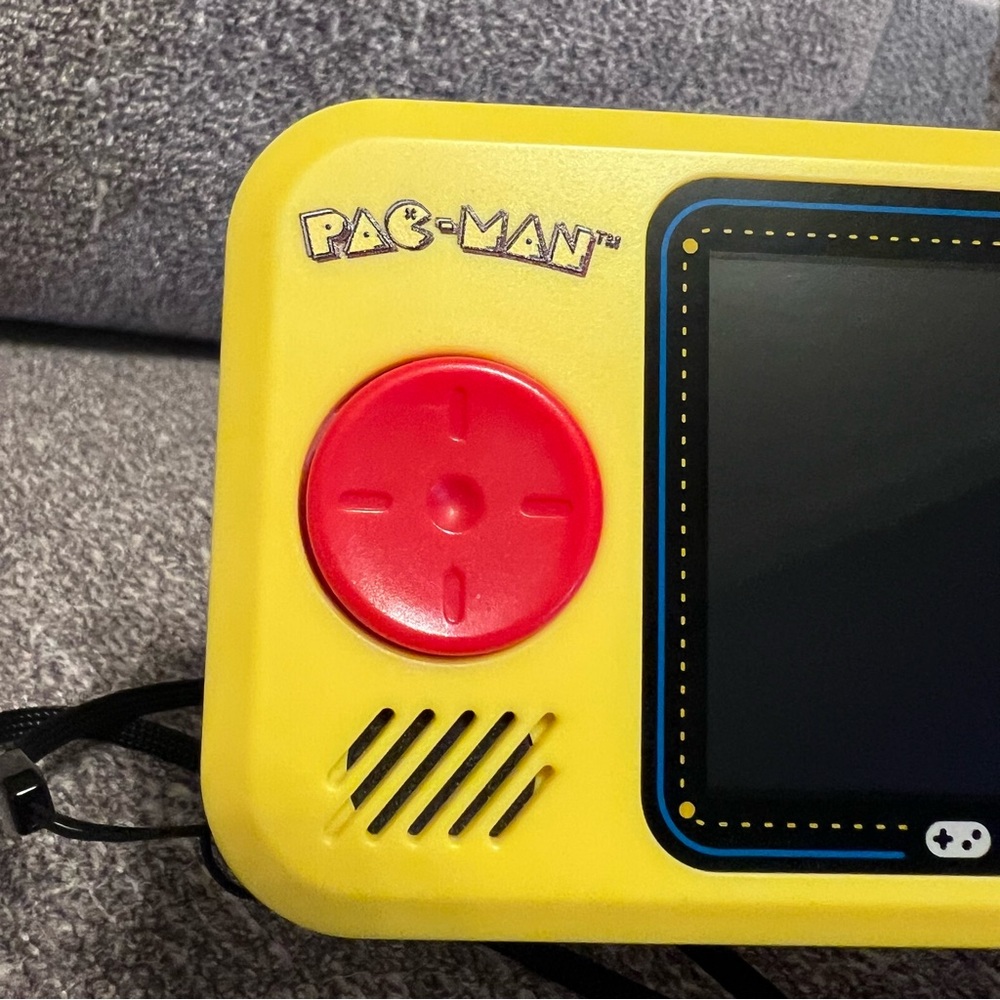 My Arcade Pac-Man Handheld Game Console - Picture 4 of 8